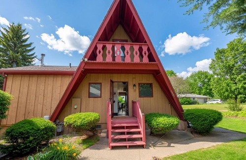 East Leroy House | Lakefront A-Frame with Kayaks, Firepit & Theater Movie Room