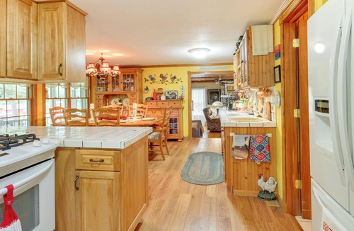 Longville Cabin | Lakefront Backus Cabin with Gazebo & Gas Grill!