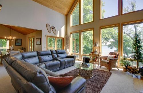 Brainerd House | Lakefront Brainerd Cabin w/Fireplace!