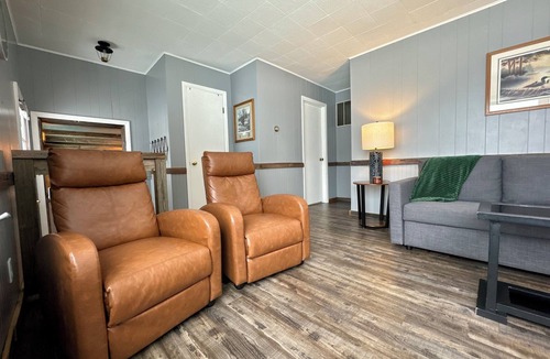 Crandon Cabin | Lakefront Cabin on Metonga — Private Dock & Kayaks, Sleeps 10