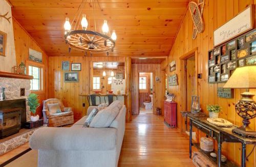 Minocqua House | Lakefront Cabin w/Private Dock & Fire Pit!
