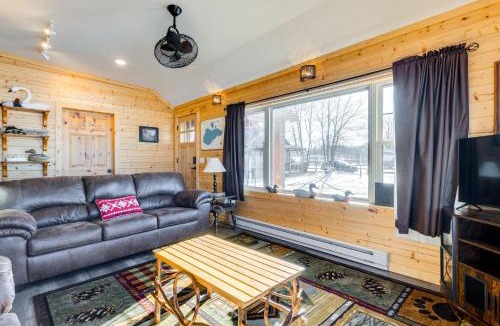 Cecil House | Lakefront Cabin w/Shared Beach in Cecil!