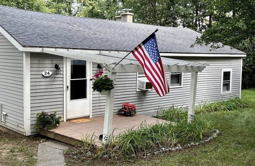 Malletts Bay Cabin | Lakefront Cabin with Spectacular Sunset Views in Colchester, Vermont