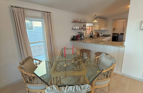 Fremont House | Lakefront Cottage- Newly Renovated 3BR Retreat