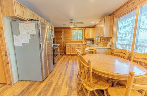 Crystal Falls Cabin | Lakefront Family Retreat—Kayaks, Trails & Very Limited Summer Dates!