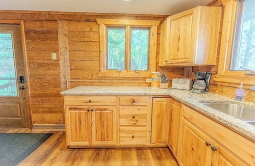 Crystal Falls Cabin | Lakefront Family Retreat—Kayaks, Trails & Very Limited Summer Dates!