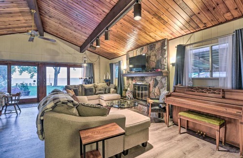 Forestville House | Lakefront Forestville Paradise w/Private Beach!