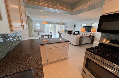 Lowell House | Lakefront Getaway on Murray Lake - Swim, Fish, Float, & Relax