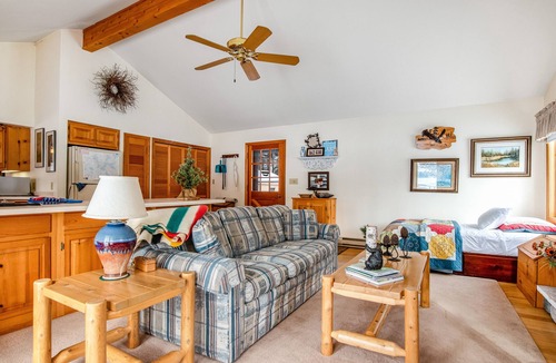 Manitowish Waters Cabin | Lakefront haven with three living areas and WiFi