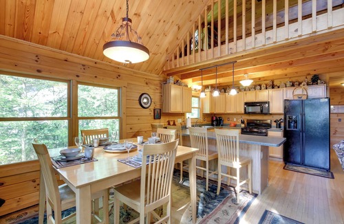 Hazelhurst Cabin | Lakefront Hazelhurst Cabin: Dock & Pool Table