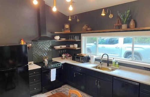 Wisconsin Dells House | Lakefront Hideaway Modern 2BR/2BA Home with Hot Tub Wisconsin Dells 5minutes