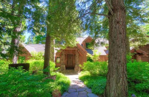 Homewood House | Lakefront History cabin