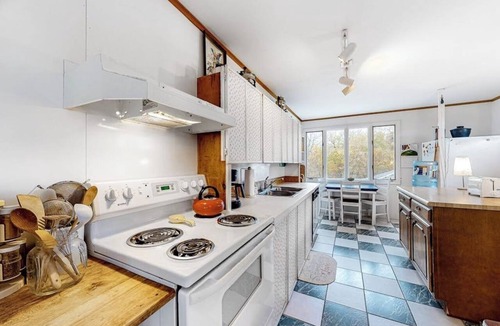 Isle La Motte Cabin | Lakefront Home with Private Beach & Gorgeous Peninsula Location - Dogs OK