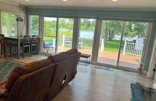 Whitmore Lake House | Lakefront House close to Ann Arbor!