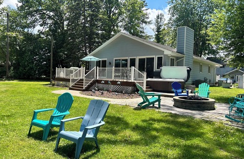 Whitmore Lake House | Lakefront House close to Ann Arbor!