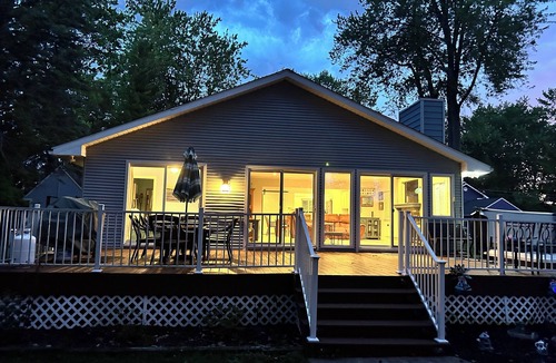 Whitmore Lake House | Lakefront House close to Ann Arbor!