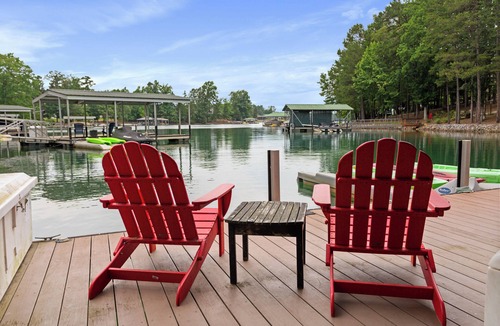 Seneca House | Lakefront Keowee Home w/Dock, 14 Mi to Clemson