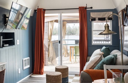 Bitely Cottage | Lakefront Tiny-Home w/ HotTub, Sauna, Pontoon, & Kayaks
