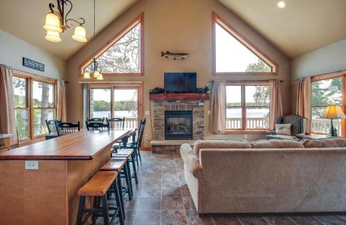 Townsend House | Lakefront Wisconsin Getaway w/Kayak + Boat Dock!