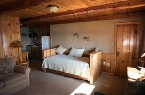 Millersburg House | Lakeside Cottage - Finch