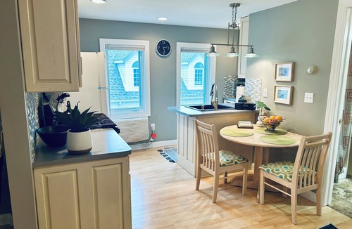 Luna Pier Apartment | Lakeside Getaway Studio In Luna Pier!