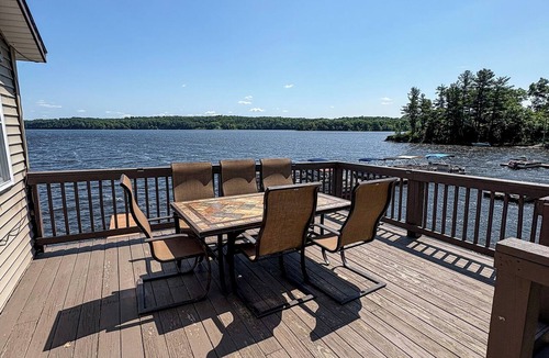 Hammond Cabin | Lakeside Lodge on Black Lake