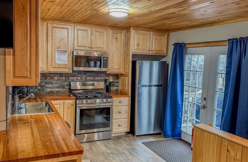 Hammond Apartment | Lakeside Loft on Black Lake
