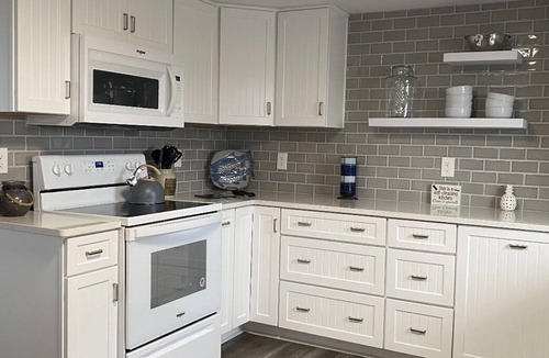 Luna Pier House | Lakeside Oasis - Lake Erie Lakefront with Golf Cart