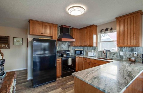 Sevierville Cabin | Lakeside Point - Boat Dock - Game Room