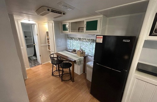 Dandridge RV Rental | Lakeside Retreat with Private Hot Soaker Tub perfect for Couples!