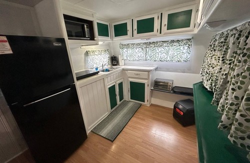 Dandridge RV Rental | Lakeside Retreat with Private Hot Soaker Tub perfect for Couples!