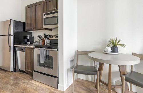 Pearl District Apartment | Landing | Amazing Studio, Courtyard, Gym