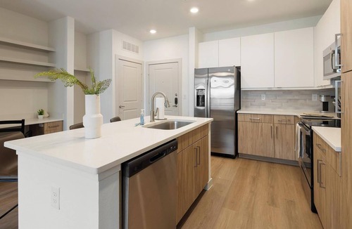 Celina Apartment | Landing | Beautiful 1BD, Gym, Courtyard