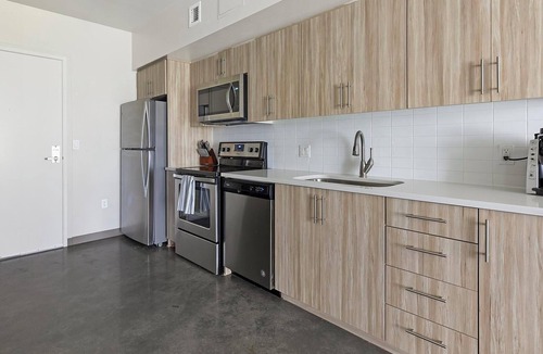 Northwest Portland Apartment | Landing | Beautiful 1BD, Rooftop Lounge, Gym