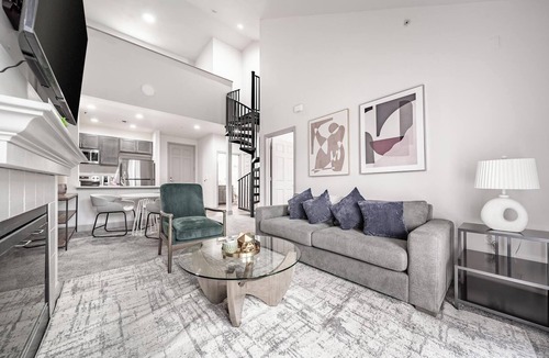 Corryville Apartment | Landing | Beautiful 2BD, Gym, Clubhouse