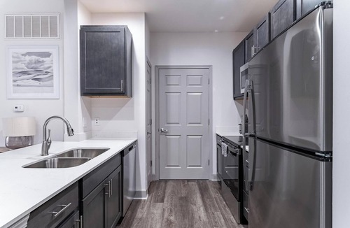 Corryville Apartment | Landing | Beautiful 2BD, Gym, Clubhouse