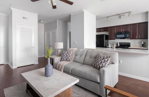 Atascocita Apartment | Landing | Chic 2BD, Game Room, Clubhouse