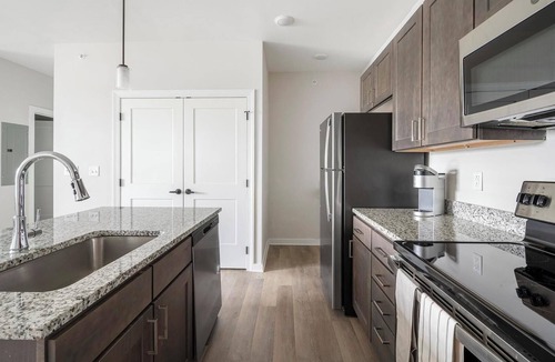 Knoxville Apartment | Landing | Chic 2BD, Gym
