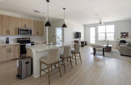 Roanoke Apartment | Landing | Chic 2BD in Downtown Roanoke