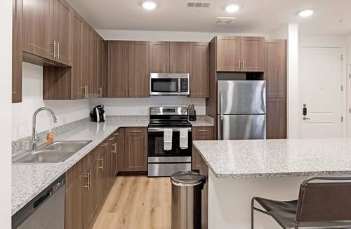 Garland Apartment | Landing | Chic 2BD, Pool, Gym