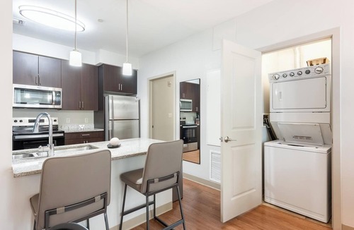 Stratford Apartment | Landing | Chic Studio in South End Stratford