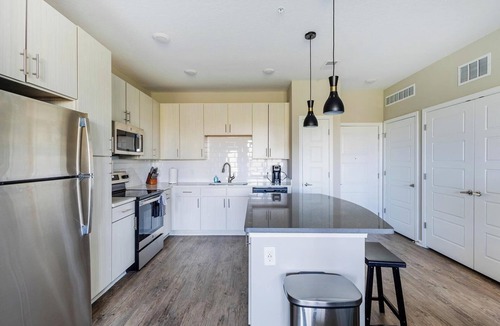 Kenton Apartment | Landing | Incredible 2BD, Yoga Studio, Gym