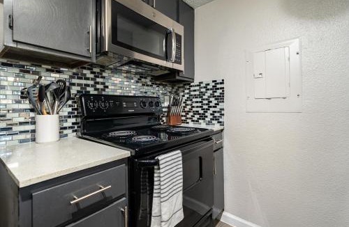 North Arlington Apartment | Landing Modern 1BD Pool