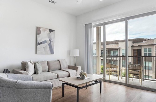 Austin Apartment | Landing | Modern 1BD, Pool, Yoga Studio