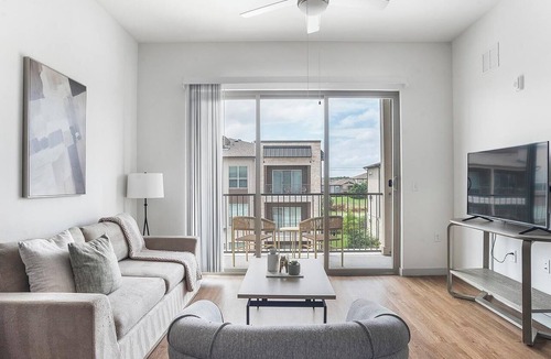 Austin Apartment | Landing | Modern 1BD, Pool, Yoga Studio