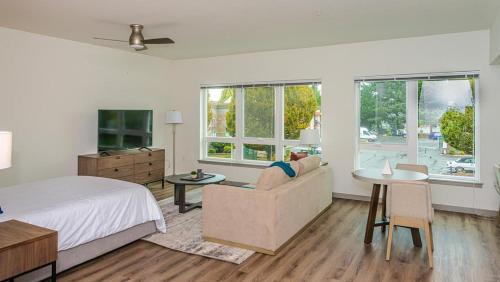 Kent Apartment | Landing - Modern Apartment with Amazing Amenities (ID3380)