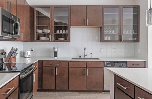 Woodland Heights Apartment | Landing | Modern Studio, Gym, Yoga Studio