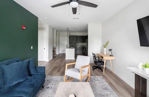 Knoxville Apartment | Landing | Stunning 1BD, Gym
