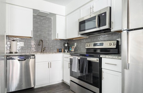 Maryvale Apartment | Landing | Stunning 2BD in Maryvale Village