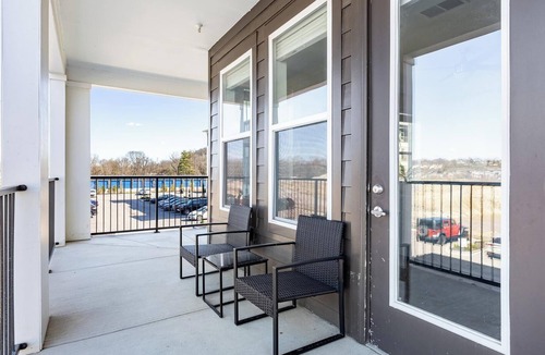 Dayton Apartment | Landing | Stylish 2BD in Manhattan Harbour
